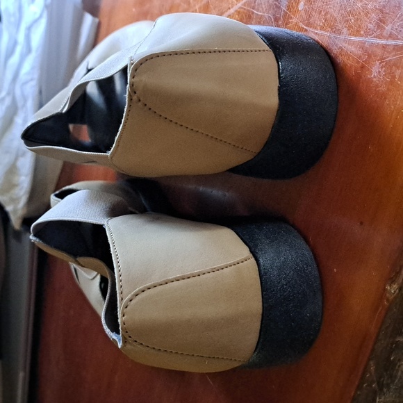 Last Chance! Will Be Pulling Soon!Aerosoles shoes - Picture 3 of 7